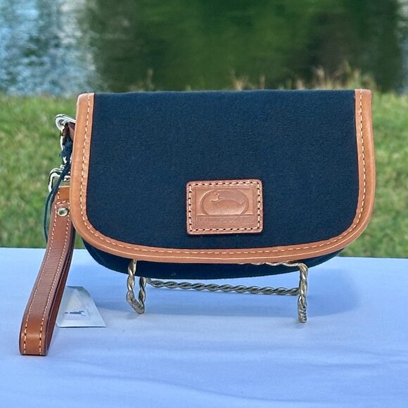 Dooney & Bourke Oncour Elba Snap Flap Wristlet Black Canvas & Tan Red Lining EUC - Picture 5 of 15